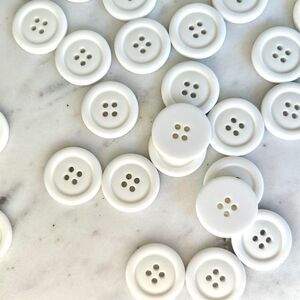 Bag of 50 White/Ivory 36 Ligne Buttons
